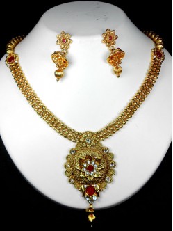 Exclusive Polki Set